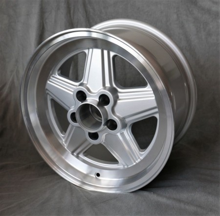 Penta-style 8x15 ET 11