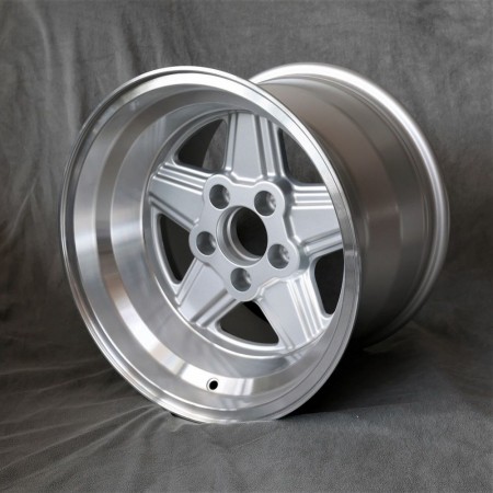 Penta-style 10x15 ET -7