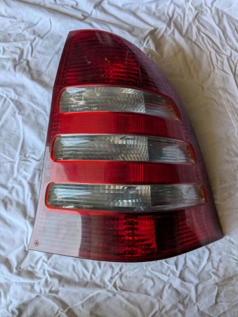 Baklykt høyre Mercedes W203 C-klasse 
